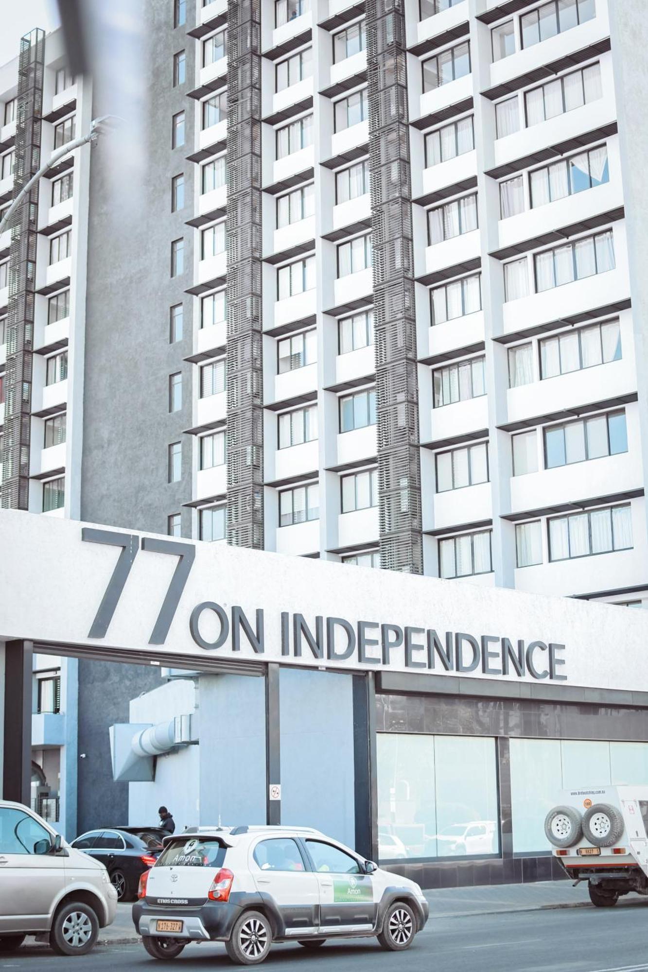 77 On Independence Apartments ويندهوك المظهر الخارجي الصورة